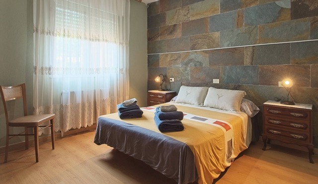 Leopoldo I Apartment with Mountain Views, Shared Pool and Barbecue