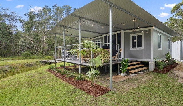 Leos Beach Hideaway, Stylish Tiny Home