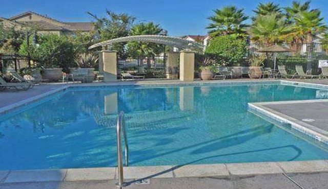 LePark WHITE Luxury with Pool & Spa Next to Downtown Airport Golden 1, Hospitals