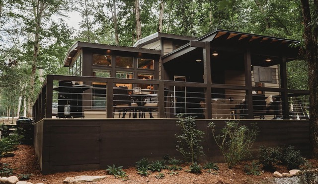 Leprechaun Lodge at The Retreat at Deer Lick Falls