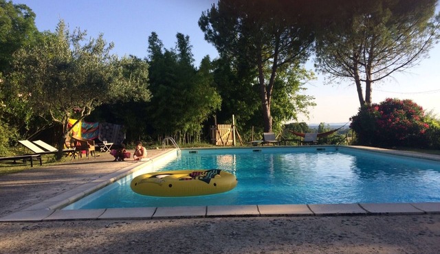 Les étoiles" family gîte with swimming pool