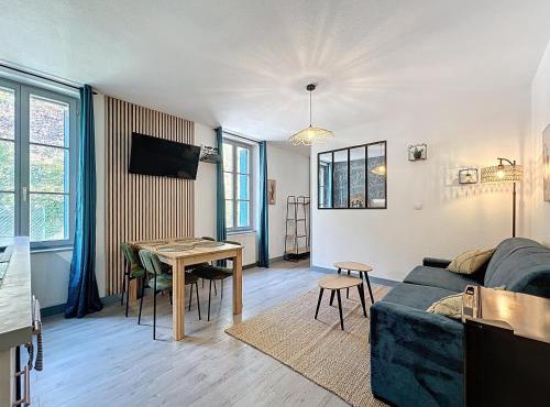 Les Abords du Château