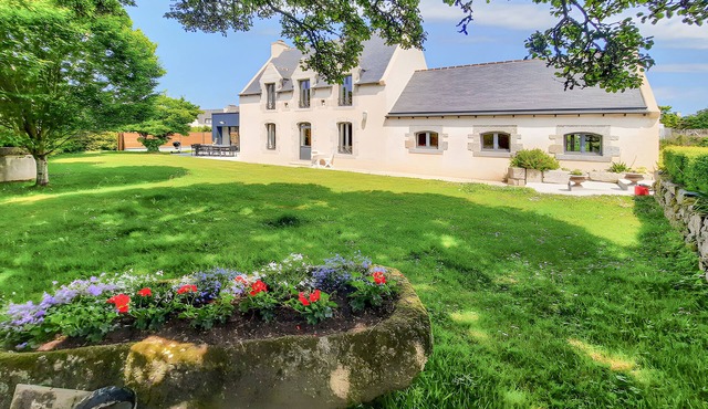 Les Agapanthes – 2KM from the Beach
