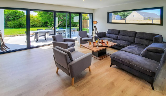 Les Agapanthes – 2KM from the Beach