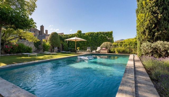 Les Alpilles - Six Bedroom Villa, Sleeps 10
