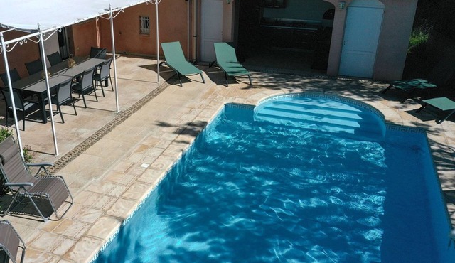 Les Amandiers, vacation home in Provence, sleeps 8, private pool
