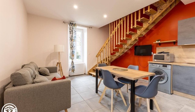 Les Aubépines - SAINT JULIEN LA GENESTE