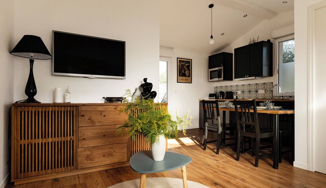 Les Azeroliers de la cité 5 km from Carcassonne