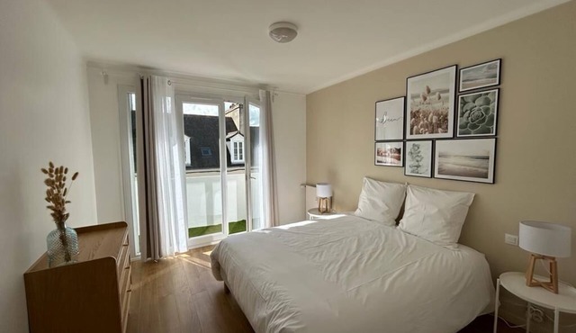 Les baigneuses, in the heart of the Saint-Michel district in Saint-Brieuc, garage