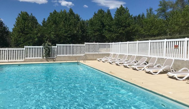 LES BASTIDES DE CHANTERAINE Bungalows, Lodges & Spa