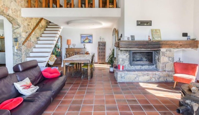 Les Baux Rouges by Interhome