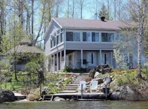 Les Belmess's Home