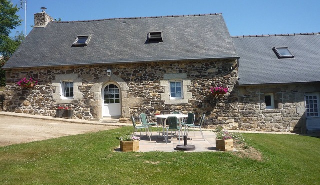 LES BRUYERES Gîte de caractère dans les Monts d'Arrée