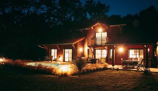 Les cabanes de l'océan, with swimming pool and direct access to the wild beach