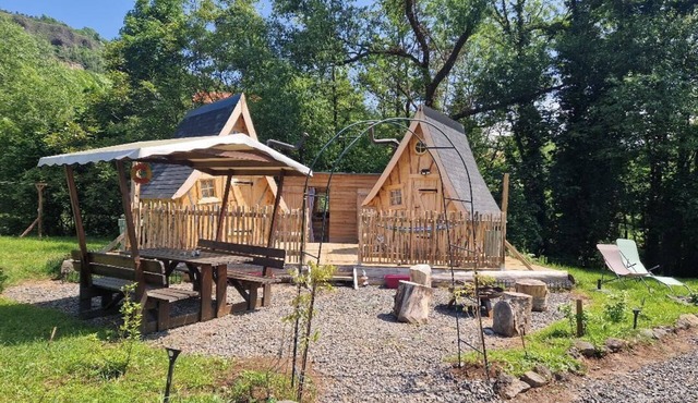 LES Cabanes Feeriques DU Cheix