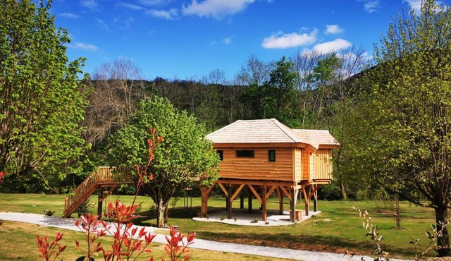 Les Cabanes Suspendues