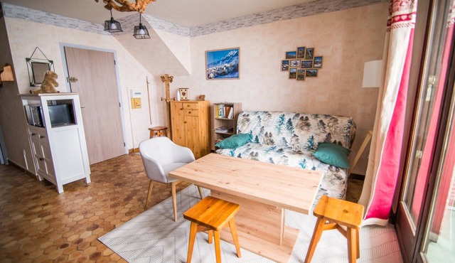 Les Campanules - One Bedroom Apartment, Sleeps 4