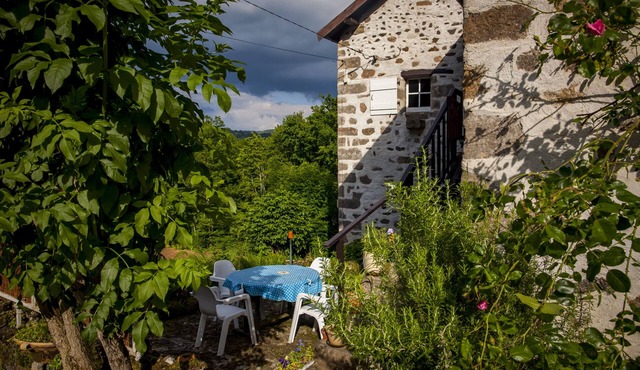 Les Cavaleries, cozy and characteristic apartment in former wine cave