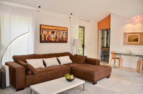 Les Cerisiers maison bertuli climatisé, Piscine chauffée, lit King size, classé 5 étoiles