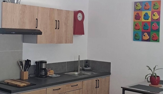 Les Cerisiers Mb6 Functional apartments-Self-contained entrance-Private parking free of charge