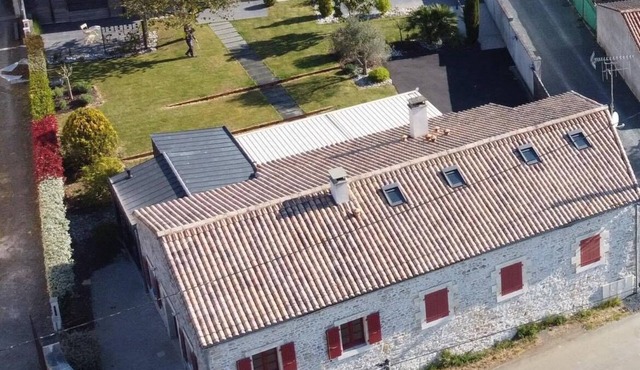 Les Chènevottes large gîte, family gatherings, friends, colleagues