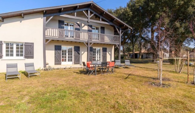 Les Chênes by Interhome