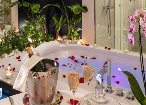 Les Chambres Romantiques - Suite JACUZZI Privatif, Domaine Aixois d'exception