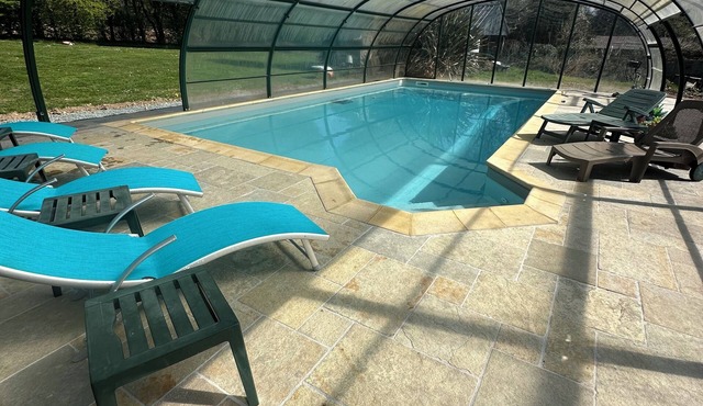 Les Charmettes, 3 bedrooms, heated indoor pool, enclosed grounds.