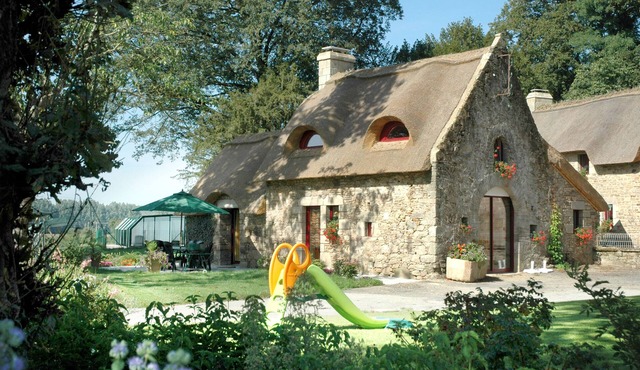 Les CHAUMIERES de KERHOUIDEN - The CHAUMIERE