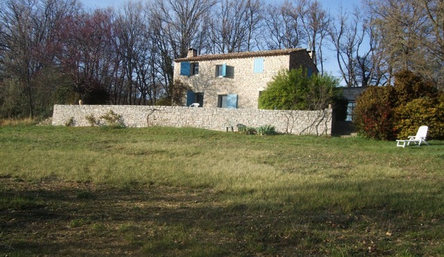 Les Chênes Blancs, beautiful house on two hectares, swimming pool, shaded oak grove