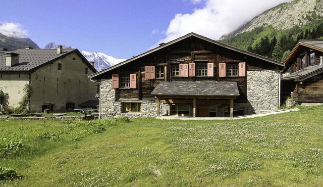 Les Choucas · Renovated 19th Century Chalet