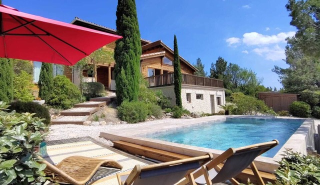 Les Cigales : Magnifique Maison en Bois Avec Piscine ! Idéal Pour les Familles