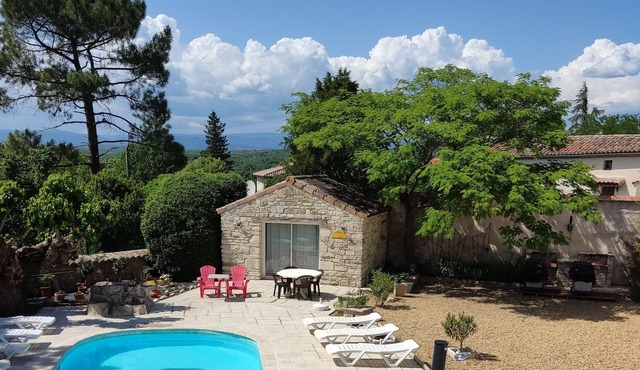 Les, cigales studio laurier piscine partagée