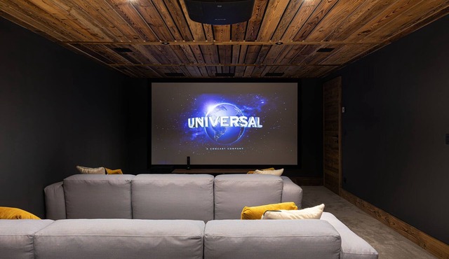 Les Cimes : Luxury 5* Chalet ski in/out, cinema room, 10 people