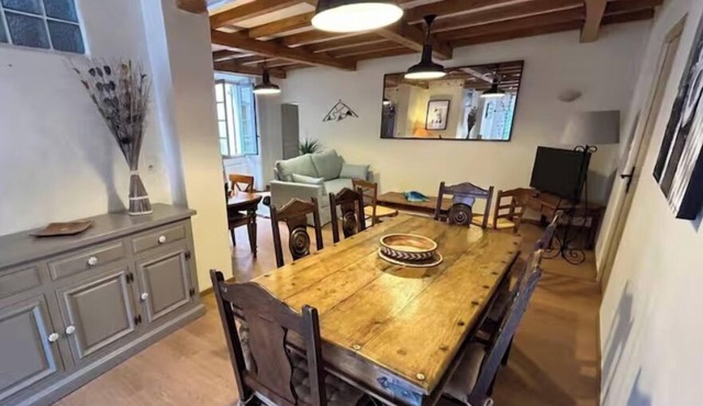 Les Cols du Ventoux - "Col de la Madeleine" apartment in the heart of the village of Bédoin.