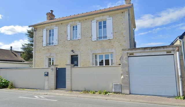 Les coquillages, with garden and close to the sea