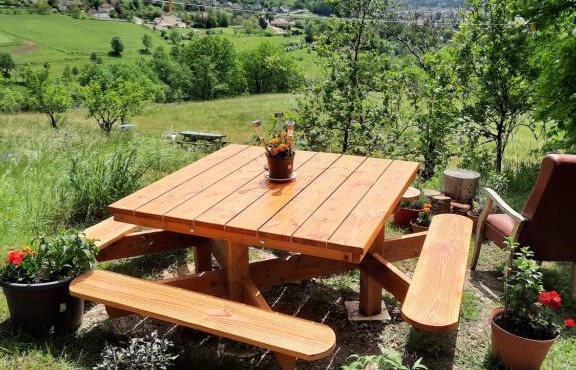 Les coteaux de Planèze, chambre pour 2, 3 ou famille nombreuse 2 adultes 5 enfants et jeunes