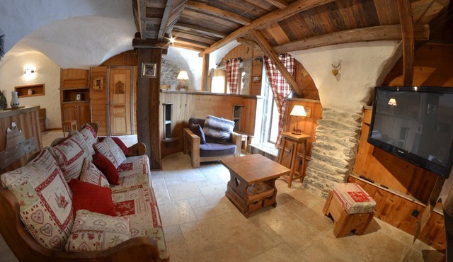 Les Coutegas - Two Bedroom Apartment, Sleeps 6