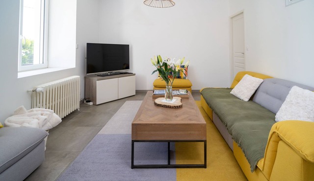 Les Demeures de Mentor-Romard, classified 4* for 10 people, near beaches