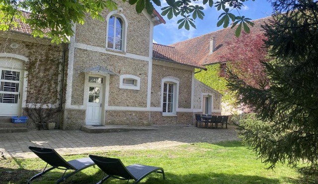 Les Douves, charmante dépendance du château