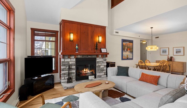Les Eaux | 3BR, Sauna, Fireplace & Jacuzzi Access