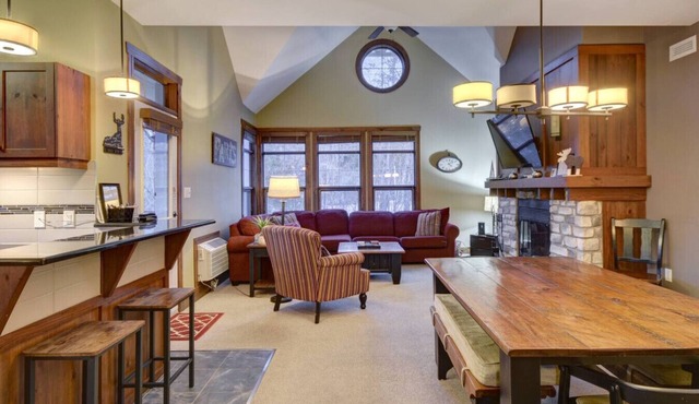 Les Eaux Tremblant Classic Chalet Pool & Jacuzzi