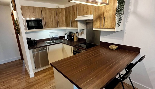 Les Embruns - Centre Morgat with parking space, 1 bedroom, sleeps 4