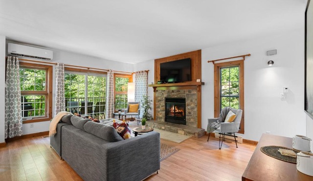 Les Falaises Tremblant - Ski Inout Condo W2bdrs