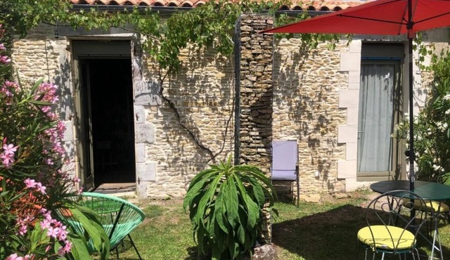Les Fleurs De Lys, Suites&Appart , Entrée et Terrasse Privée Proche de la Mer