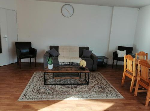 Les fontaines T4 Spacieux 3 chambres parking gratuit
