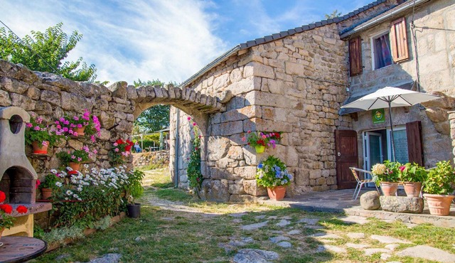 Les Laubies hautes - SAINT ETIENNE DU VALDONNEZ