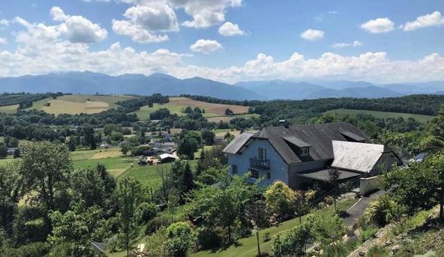 Les Gîtes de La Maison Bleue d'Estialescq