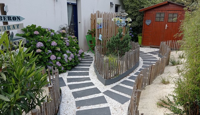 Les Gîtes de PEN VRAZ *, Les P'tits Matelots 5 minutes from the coastal paths.