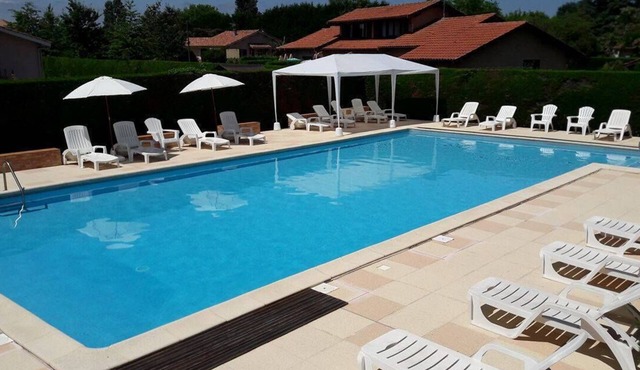 Les Genêts (T2 duplex) with swimming pool
